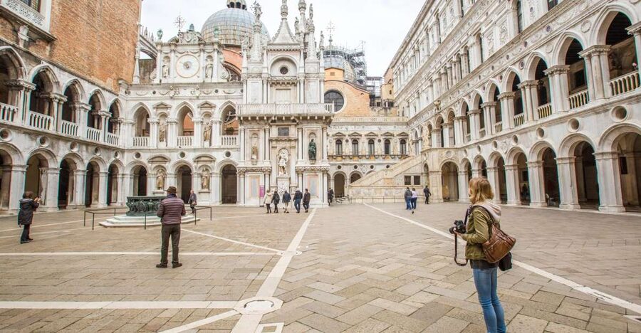 Venice: Doge's Palace Skip-the-Line Tour with Prisons - Doge’s Palace architecture: Byzantine-Gothic-Renaissance in real space
