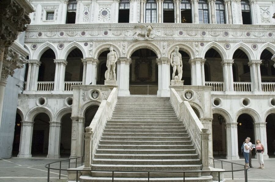 Venice: Doge's Palace & St. Mark's Basilica Tour - Doge’s Palace: the seat of power you can actually walk through