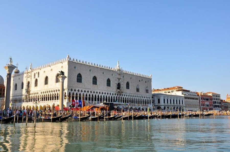 Venice: Doge's Palace with St. Mark's Basilica & Gondolas - Gondola Time: A 30-Minute Canal Ride Through the Venice Most People Want
