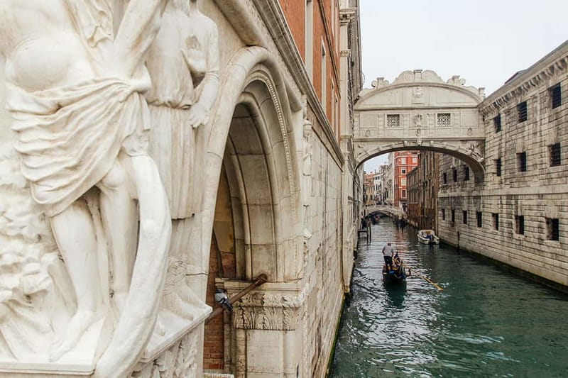Venice: Doges Palace, Prison, and Secret Passageways Tour - Step inside Palazzo Ducale through a separate entrance