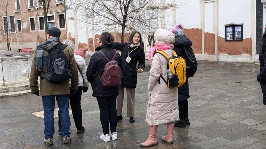 Venice: Early Morning Walking Tour with a Local Guide - Key things you’ll notice on this morning tour
