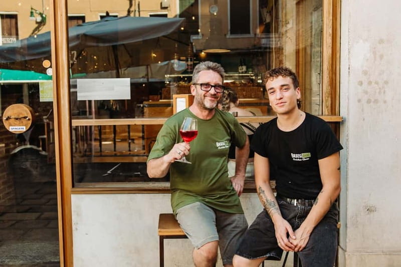 Venice: Eat & Drink Like a Local – Evening Cicchetti Tour - Why the San Polo and Dorsoduro neighborhoods feel different at night