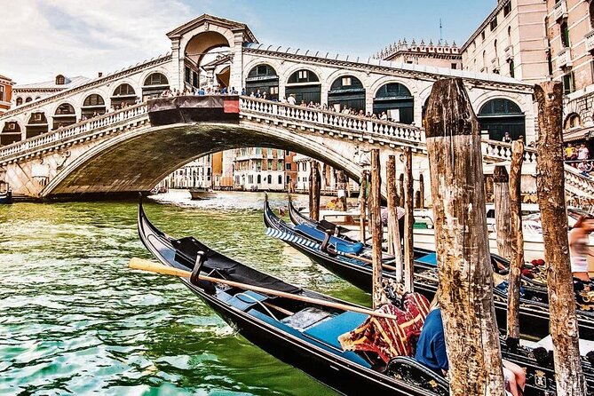 Venice: Enchanting City Walk & Majestic Gondola Glide! - Group size realities: shared tour, shared gondola
