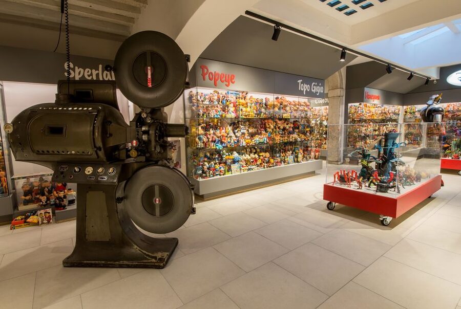 Venice: Entry Ticket to the Creature di Gomma Exhibition - Iconic characters you can spot from across the room