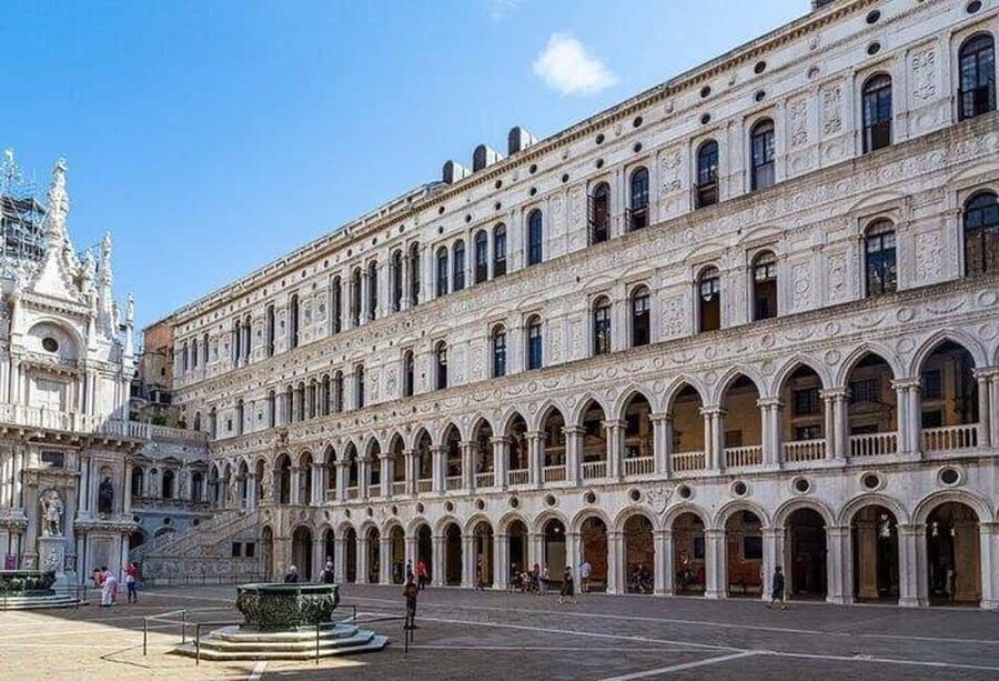 Venice Essential: Doge’s Palace, Prisons & Gondola option - Why This Venice Combo Works So Well (Square, Palace, Canals)