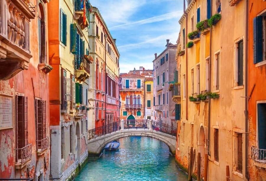Venice Essential: Doge’s Palace, Prisons & Gondola option - St. Mark’s Square With a Guide: Getting the Power Story Fast