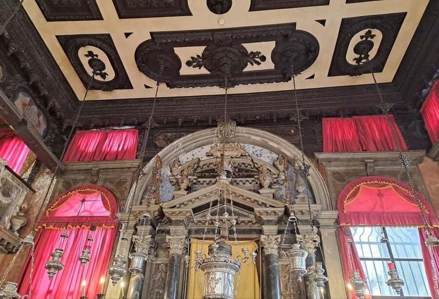 Venice Essential: Doge’s Palace, Prisons & Gondola option - The Shared 30-Minute Gondola Ride: What It Does Right (and What to Expect)