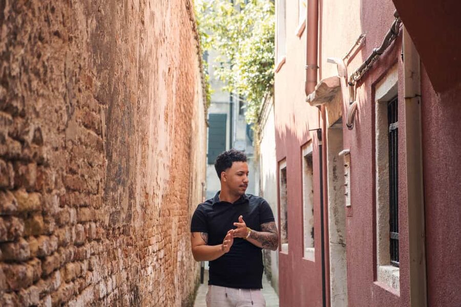 Venice: Exclusive Photoshoot in Hidden Locations - What This Photoshoot Is Really Good For