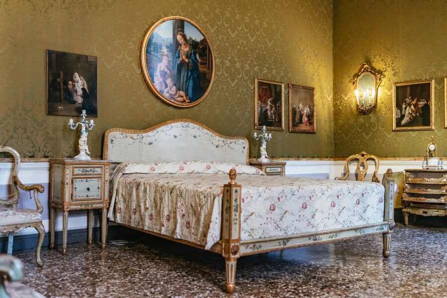 Venice: Fondazione Querini Stampalia Entry Tickets - Café, bookshop, and temporary exhibits: where the day feels real