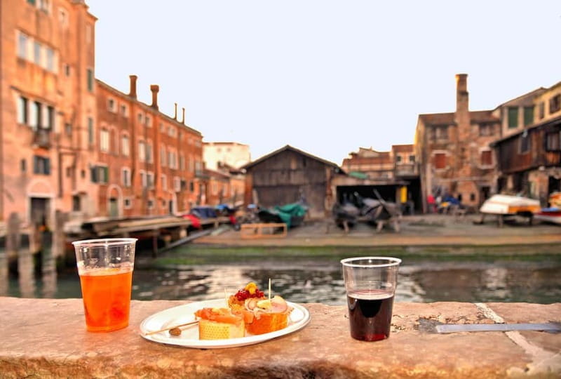 Venice: Food and Wine Walking Tour with a Local Guide - What You’ll Actually Taste: Cicchetti, Spritz, Lagoon Seafood