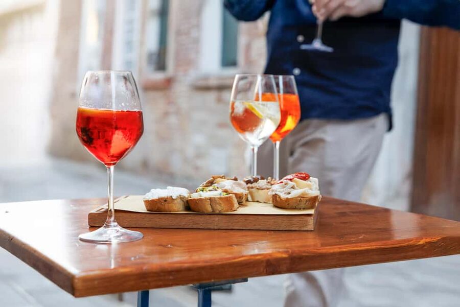 Venice Food Tasting Tour: Bites, Wine, Dinner & Local Guide - Cannaregio at bite size: why this format feels right
