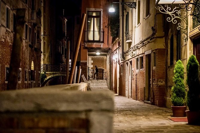 Venice Ghost & Legends Walking City Tour - Castello’s dark alleys: why the story-to-street mix works