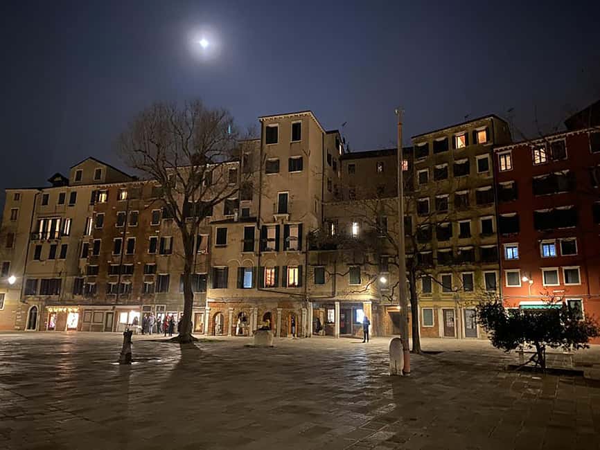 Venice Ghost Tour: Haunted Palaces & Secret Canals - Group Tours at Night: Pace, Transfers, and Practical Tips
