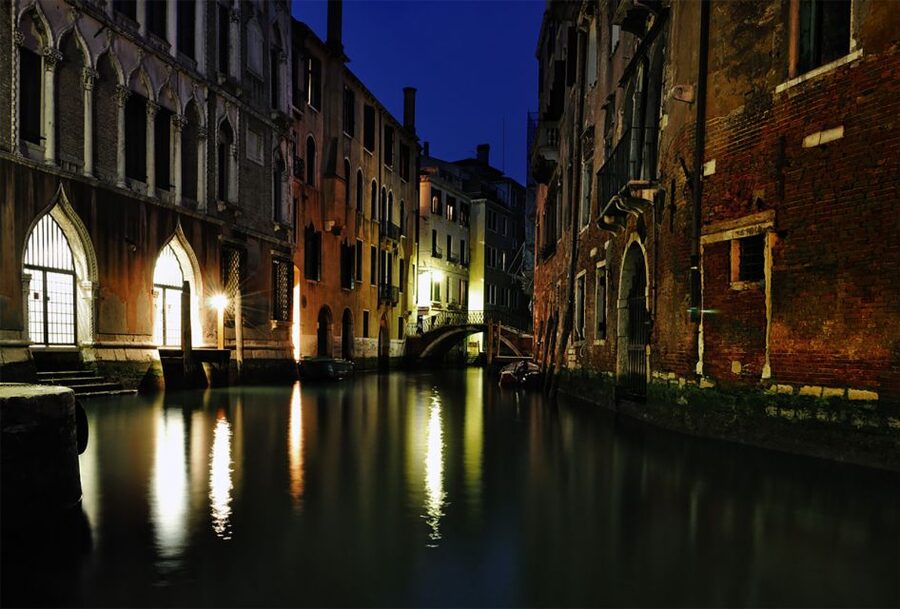 Venice: Ghost Tour to Rialto and San Marco Square - Why a Venice Night Ghost Tour Feels Different Than Daytime