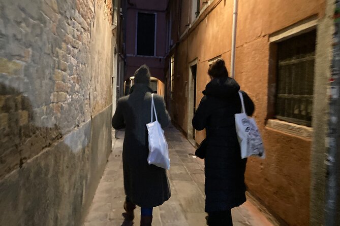 Venice: Ghosts & Murders - Mysterious Tales of San Marco Area - Small Group Size: Why Capped at 10 Changes Everything