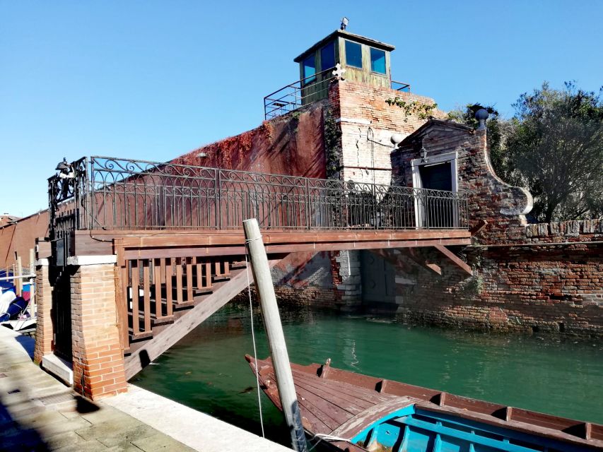 Venice: Giudecca Island Discover Walking Tour - Lagoon Side: Gardens, Art Spaces, and Neighborhood Texture