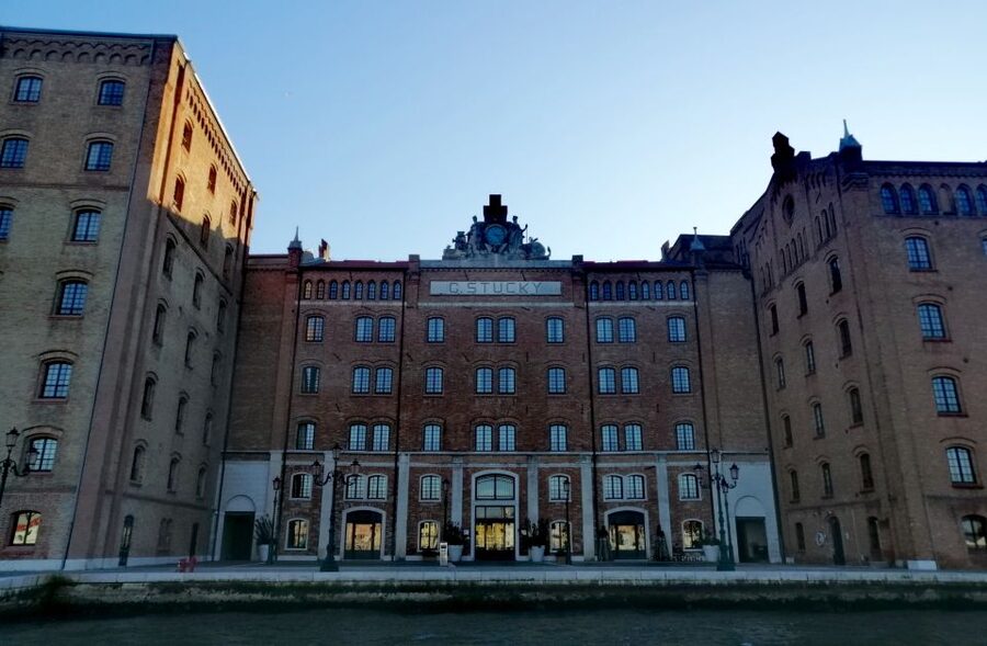 Venice: Giudecca Island Discover Walking Tour - Giudecca’s Past: From Aristocratic Retreat to Industrial Workhorse
