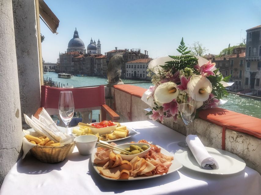 Venice: Gondola Ride and a Gala Dinner in a Venetian Palace - Price and Value: When This Splurge Makes Sense