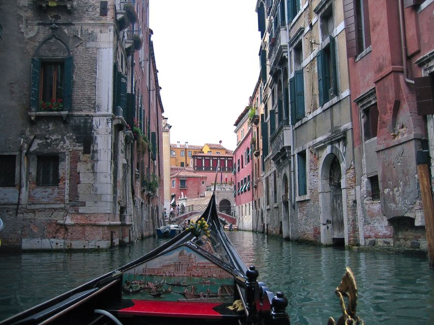 Venice: Gondola Ride and St. Mark's Basilica Tour - Dress code, backpacks, and the rules that can stop you at the door