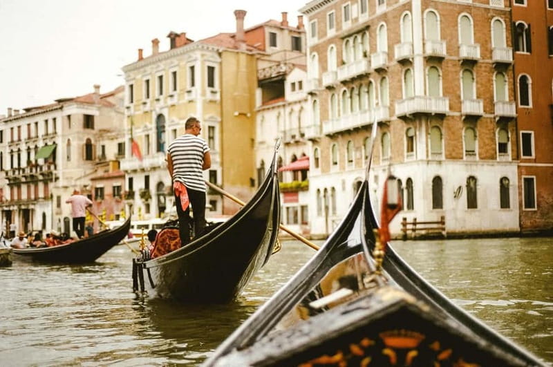 Venice: Gondola Ride under the Bridge of Sighs and Premium Audio Guide - Meeting near San Zaccaria: the check-in moment that matters