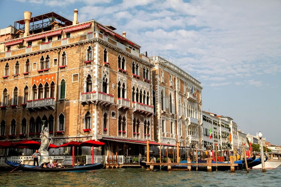 Venice: Gondola Ride with Live Guide or Audio Guide - Price and value: is $42 worth it?