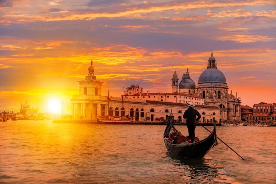 Venice: Gondola Tour under the Bridge of Sighs & Audio Guide - Key things to know before you go