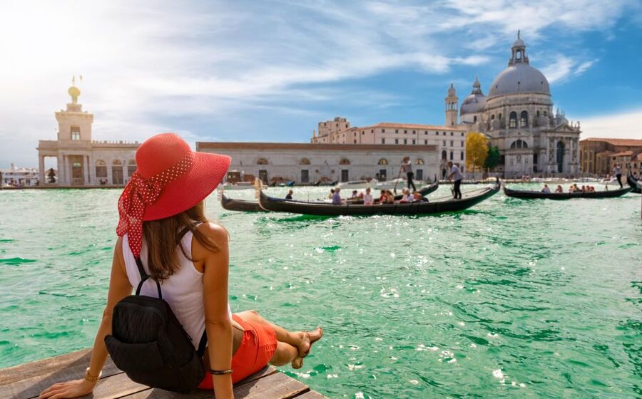 Venice: Gondola Tour under the Bridge of Sighs & Audio Guide - Getting to the gondolas: St Mark’s area and the walk to the water
