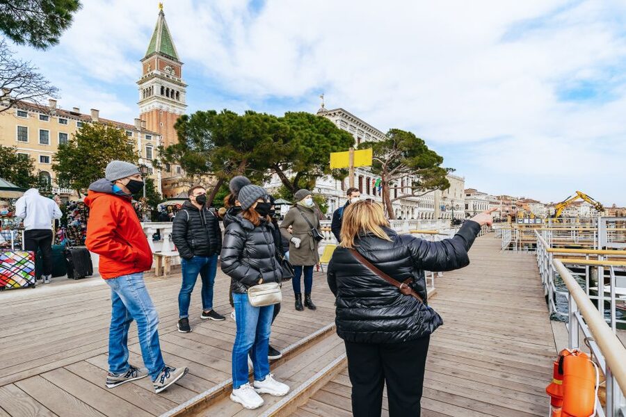 Venice: Grand Canal Boat Tour - What the Boat Experience Feels Like (Comfort, Noise, and Views)
