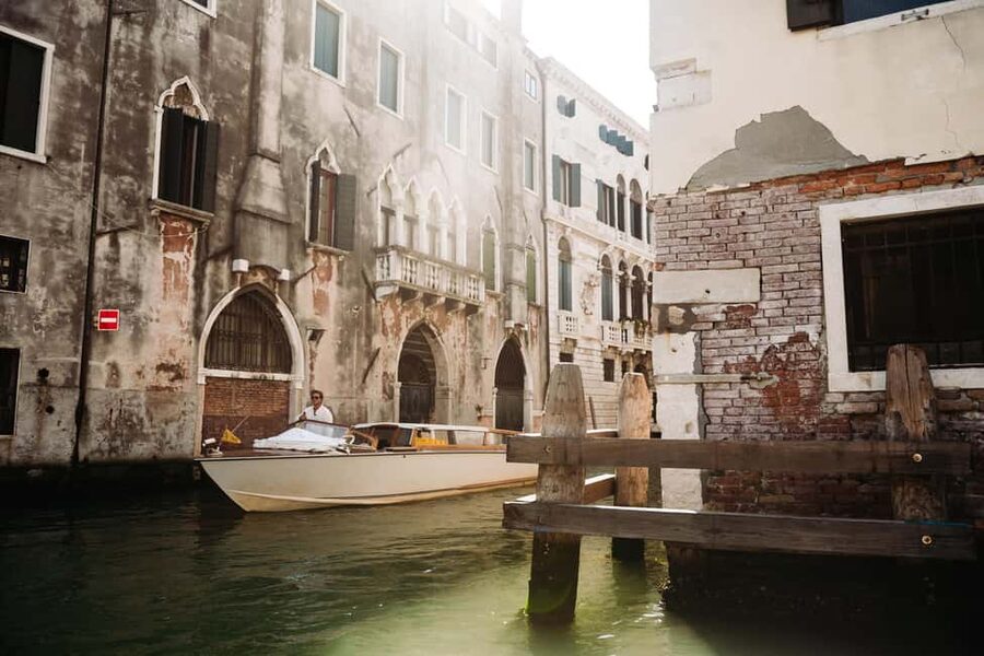 Venice: Grand Canal by Boat with Expert Guide - Grand Canal by boat: why this route feels faster and smarter