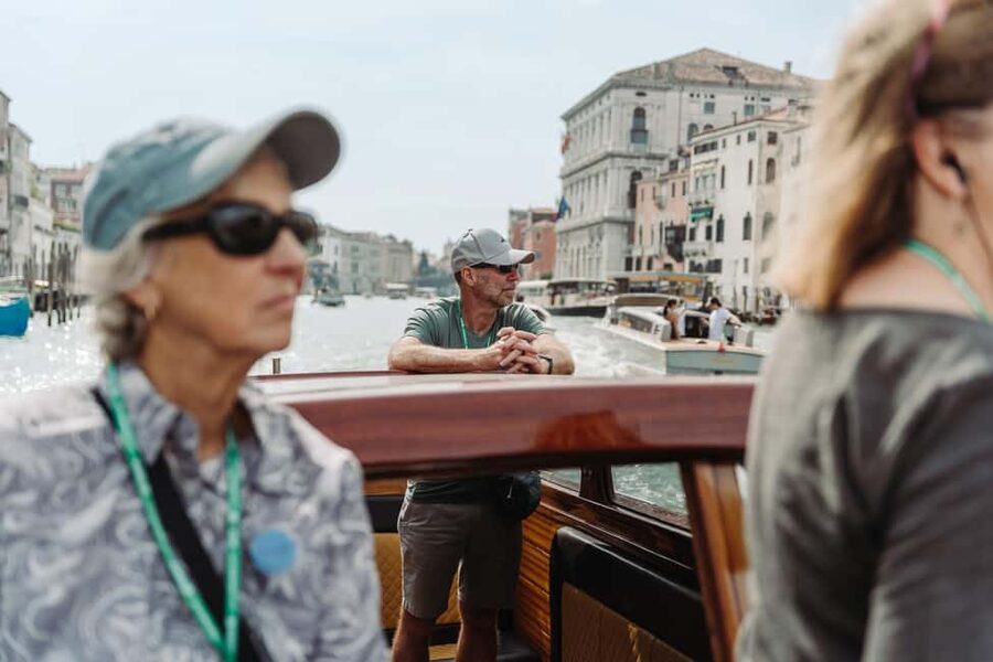 Venice: Grand Canal by Boat with Expert Guide - Stop 4: Rialto Bridge vistas and why water beats walking
