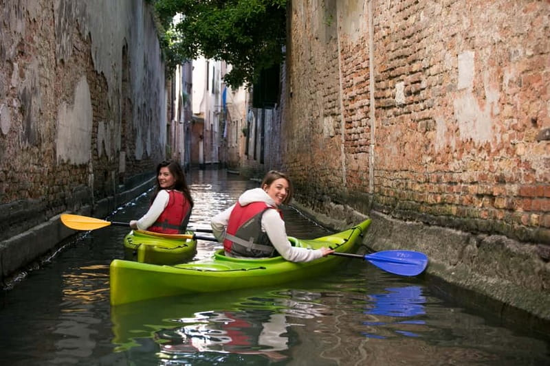 Venice: Guided Canal Kayak Tour at Day, Night, or Sunset - Key things that make this kayak tour worth your time