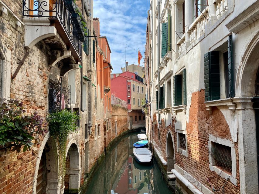 Venice: Guided City Highlights and Street Food Tour - The Food Lineup: Cicchetti, Venetian Tapas, Cheeses, and Sweets