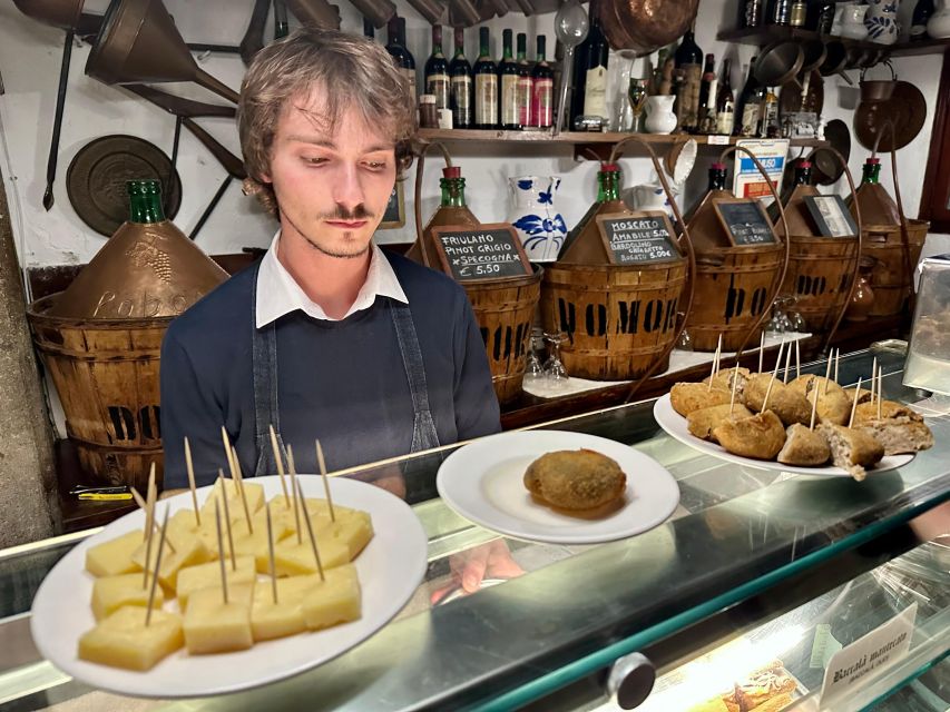 Venice: Guided City Highlights and Street Food Tour - Drinks Are Extra: Plan for a Wine or Skip It