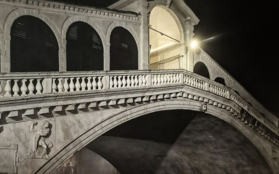 Venice: Guided Night Walking Tour & Saint Mark's Basilica - Pala d’Oro: the detail stop that makes the basilica click