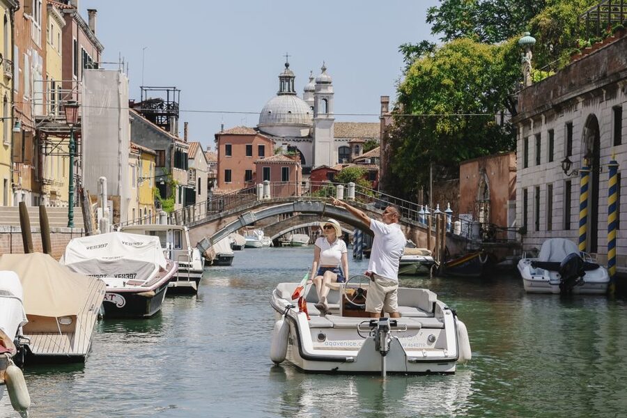 Venice: Hidden Canals on Electric Boat - Onboard Comfort, Wi‑Fi, and Practical Tips