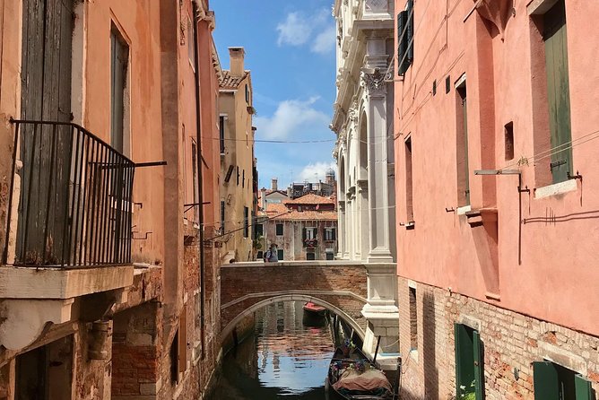 Venice Hidden Gems and Secrets Tour with a Local in Small Group - Fondamenta Zattere: learn palazzi by the waterline