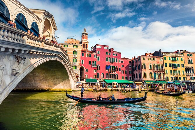 Venice: Hidden Gems Walking Tour with a Local Guide - Price and comfort: what you should bring for a smooth 2 hours