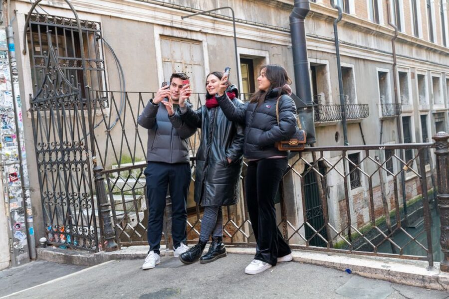 Venice: Hidden Spots Guided Photography Tour - Hidden corners and characteristic alleys: what you’re actually hunting