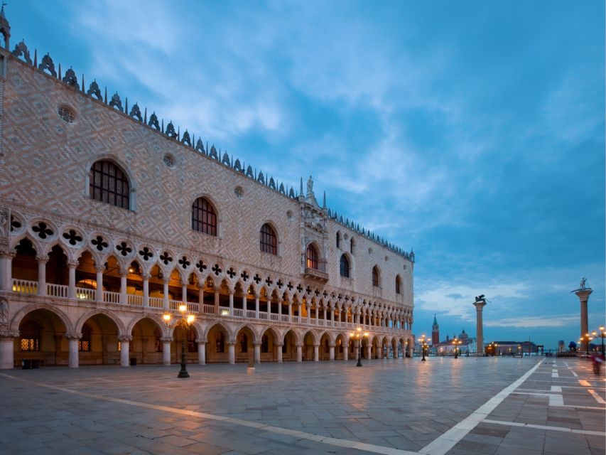 Venice: Highlights with Local Private Walking Tour & Gondola - Doge’s Palace and the Stories Behind Venetian Power