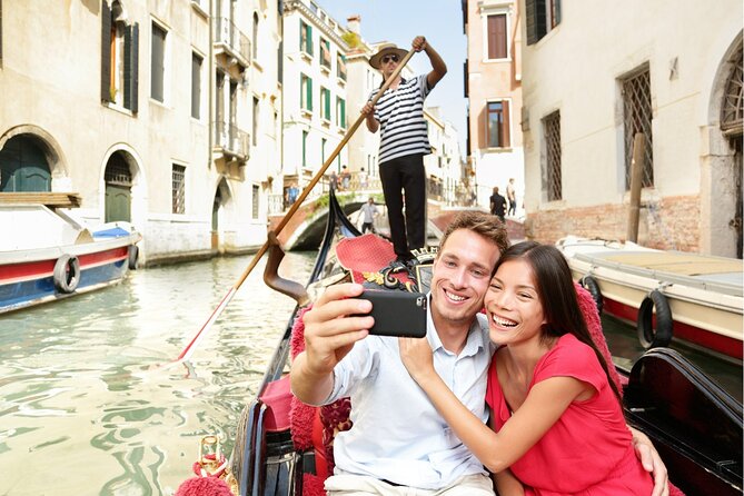 Venice Highlights with Local: Private Walking Tour & Gondola Ride - Where You Meet (Campo San Luca) and How to Find the Right Spot