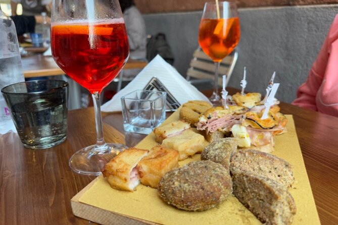 Venice in A Day: St Mark's Basilica, Doge's Palace & Gondola Ride - Lunch Time in Venice: Use the 90 Minutes Like a Local