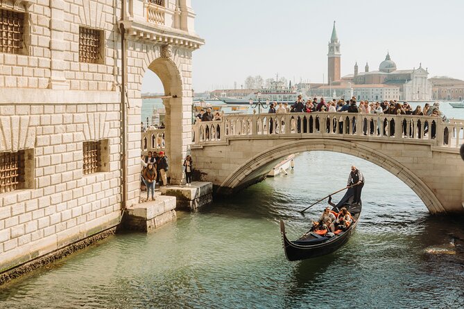 Venice In a Day: St Mark's, Doges Palace Gondola Ride & City Tour - Key things that make this tour worth your time
