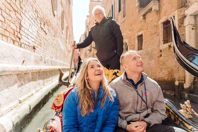 Venice In a Day: St Mark's, Doges Palace Gondola Ride & City Tour - The pace, the walking, and the rhythm of breaks