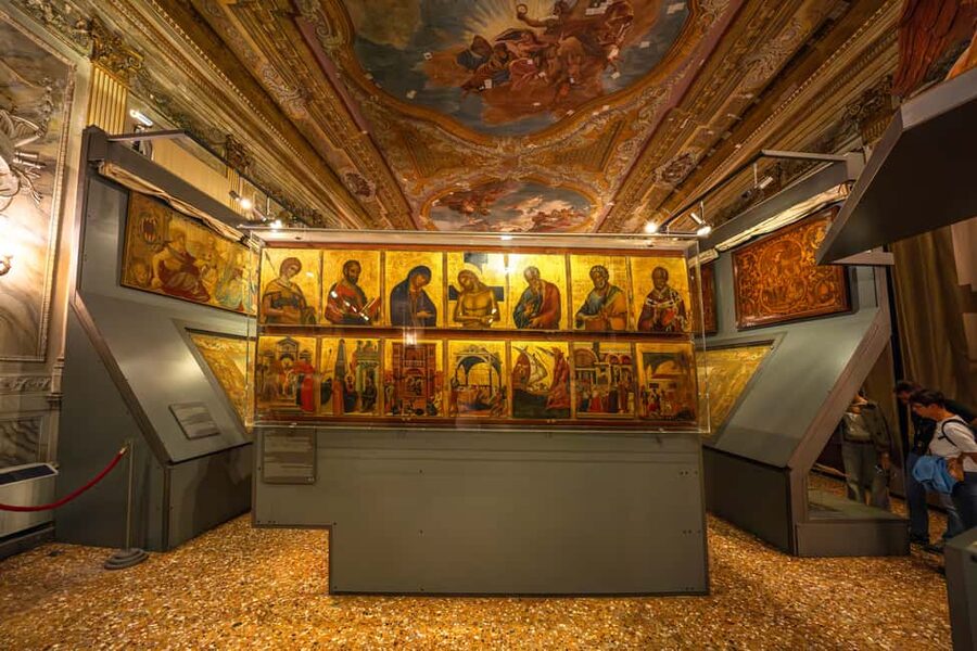Venice: Insider Tour Rialto Market, St. Mark & Doge’s Palace - Time on your feet: the real scheduling consideration