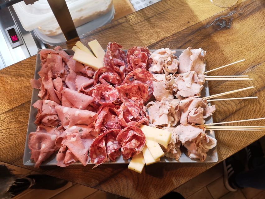Venice: Jewish Ghetto and Cannaregio Food and Wine Tour - Church stops and canal reflections: what makes the end feel different