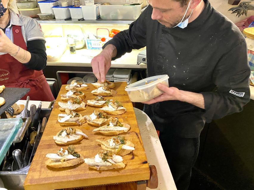 Venice: Jewish Ghetto and Cannaregio Food and Wine Tour - Wine along the way: how the tour paces drinks