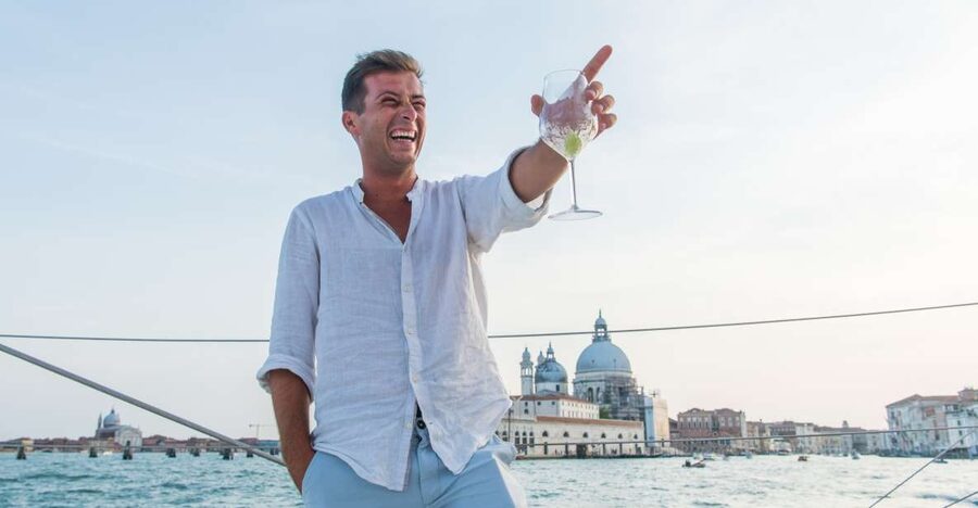 Venice: Lagoon Catamaran Cruise with Music and Drinks - Venice Lagoon by Catamaran: The easy upgrade from footwork