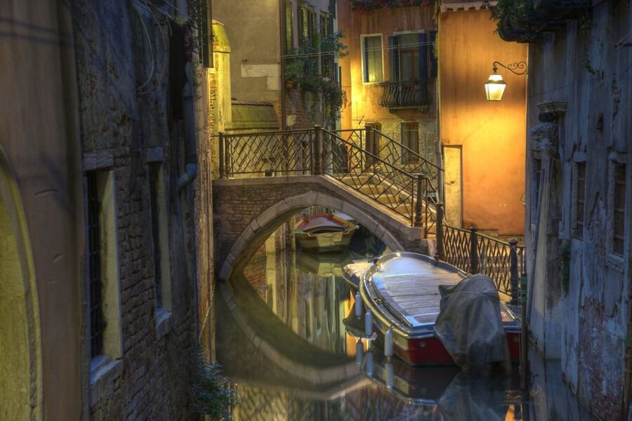 Venice: Legends, Anecdotes and Ghost Stories Walking Tour - Key things to notice before you go