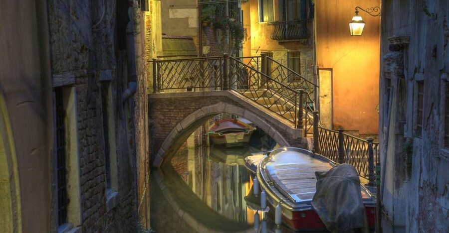 Venice: Legends, Anecdotes and Ghost Stories Walking Tour - From Campo San Bartolomeo to the water’s edge: where the mood starts