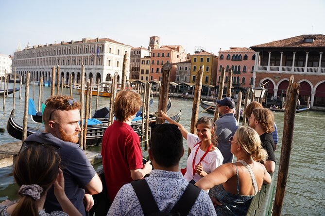 Venice Like a Local: Food, Wine & Spritz Tour with Traghetto Ride - Cannaregio to Rialto: A Smart Way to Get Your Bearings